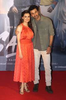 Dia Mirza feet photo thumbnail