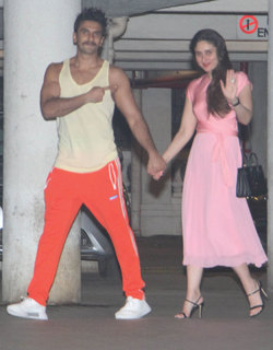 Kareena Kapoor feet photo thumbnail
