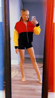 Nastia Liukin feet photo thumbnail