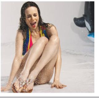 Mariana Ximenes feet photo thumbnail