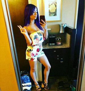 Sasha Banks feet photo thumbnail