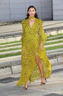 Irina Shayk feet photo thumbnail