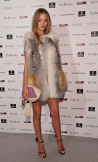 Rosie Huntington-Whiteley feet photo thumbnail