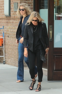 Kate Moss feet photo thumbnail