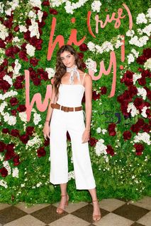 Taylor Hill feet photo thumbnail