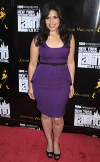 America Ferrera feet photo thumbnail