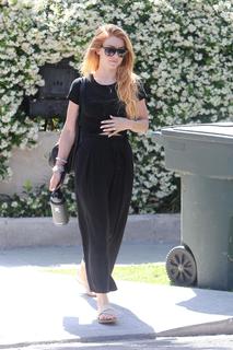 Julianne Hough feet photo thumbnail