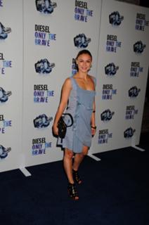 Samaire Armstrong feet photo 2