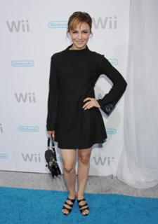 Samaire Armstrong feet photo 3