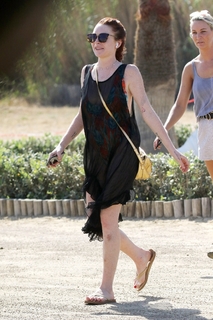 Lindsay Lohan feet photo thumbnail