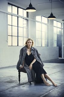 Cate Blanchett feet photo thumbnail