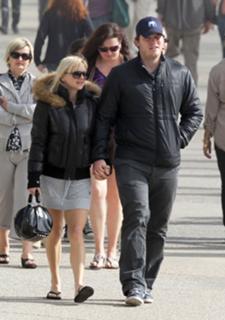 Anna Faris feet photo thumbnail