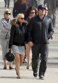 Anna Faris feet photo thumbnail