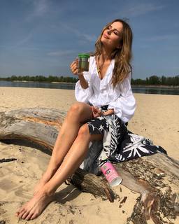 Paulina Sykut feet photo thumbnail