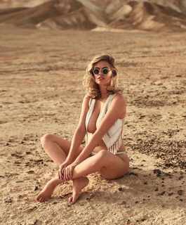 Kate Upton feet photo thumbnail