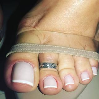 Karin Klemp feet photo thumbnail