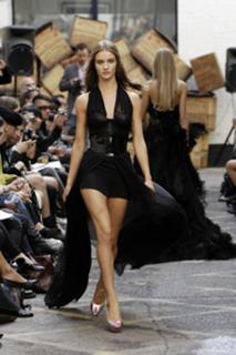 Rosie Huntington-Whiteley feet photo thumbnail