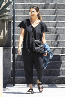 Jessica Alba feet photo thumbnail