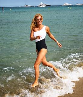 Federica Fontana feet photo thumbnail