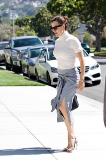 Jennifer Garner feet photo thumbnail