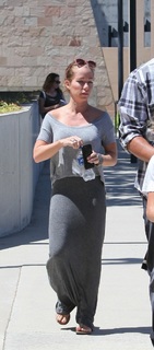 Kendra Wilkinson feet photo thumbnail