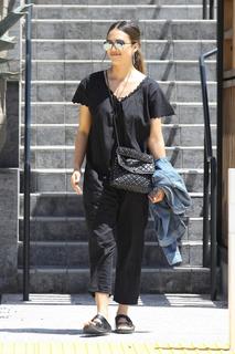 Jessica Alba feet photo thumbnail