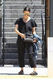 Jessica Alba feet photo thumbnail
