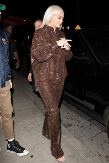 Kylie Jenner feet photo thumbnail