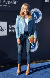 Emily Osment feet photo thumbnail