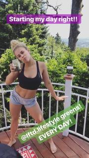 Paige VanZant feet photo thumbnail