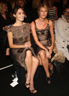 Emmy Rossum feet photo thumbnail