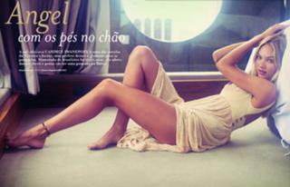Candice Swanepoel feet photo thumbnail