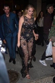 Kate Upton feet photo thumbnail