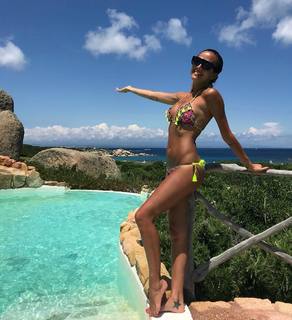 Giorgia Palmas feet photo thumbnail