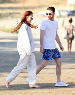 Lindsay Lohan feet photo thumbnail