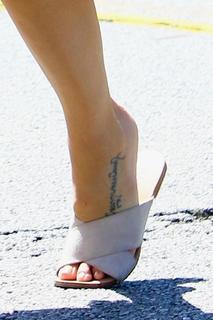 Jenna Dewan feet photo thumbnail