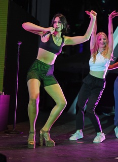 Dua Lipa feet photo thumbnail