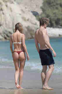 Kimberley Garner feet photo thumbnail