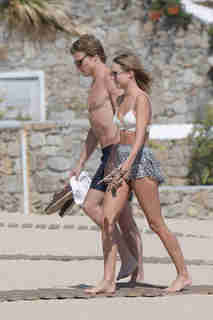 Kimberley Garner feet photo thumbnail