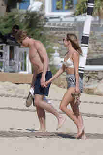 Kimberley Garner feet photo thumbnail