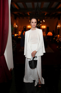Abigail Spencer feet photo thumbnail
