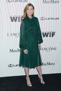 Ellen Pompeo feet photo thumbnail