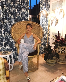 Jamie Chung feet photo thumbnail