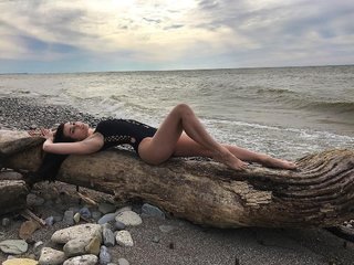 Niece Waidhofer feet photo 1