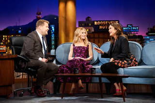 Mariska Hargitay feet photo thumbnail