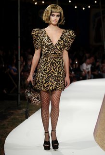 Sara Sampaio feet photo thumbnail