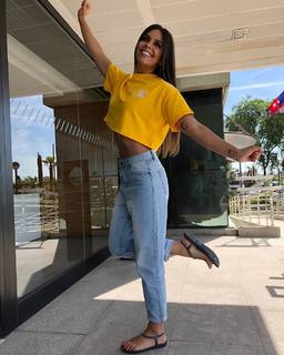 Cristina Pedroche feet photo thumbnail