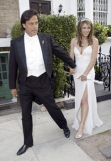 Elizabeth Hurley feet photo thumbnail