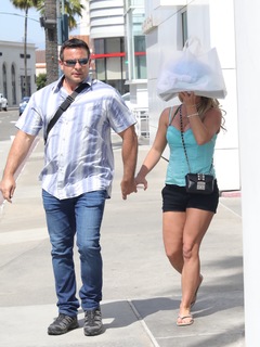 Britney Spears feet photo thumbnail
