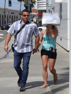 Britney Spears feet photo thumbnail